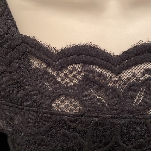 Chicos size 0 cute cold shoulder top - Picture 2 of 4